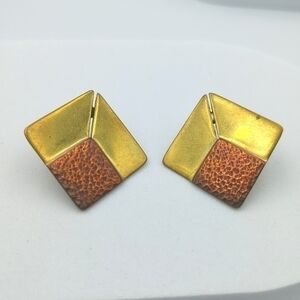 4/24$ 🌻 Vintage multi tone metal earrings.